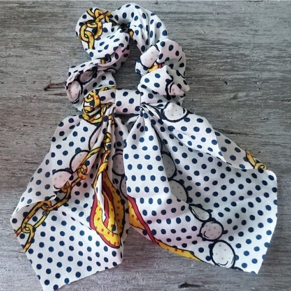 New! CHAIN PRINT Bow knot Scrunchie - Picture 6 of 11
